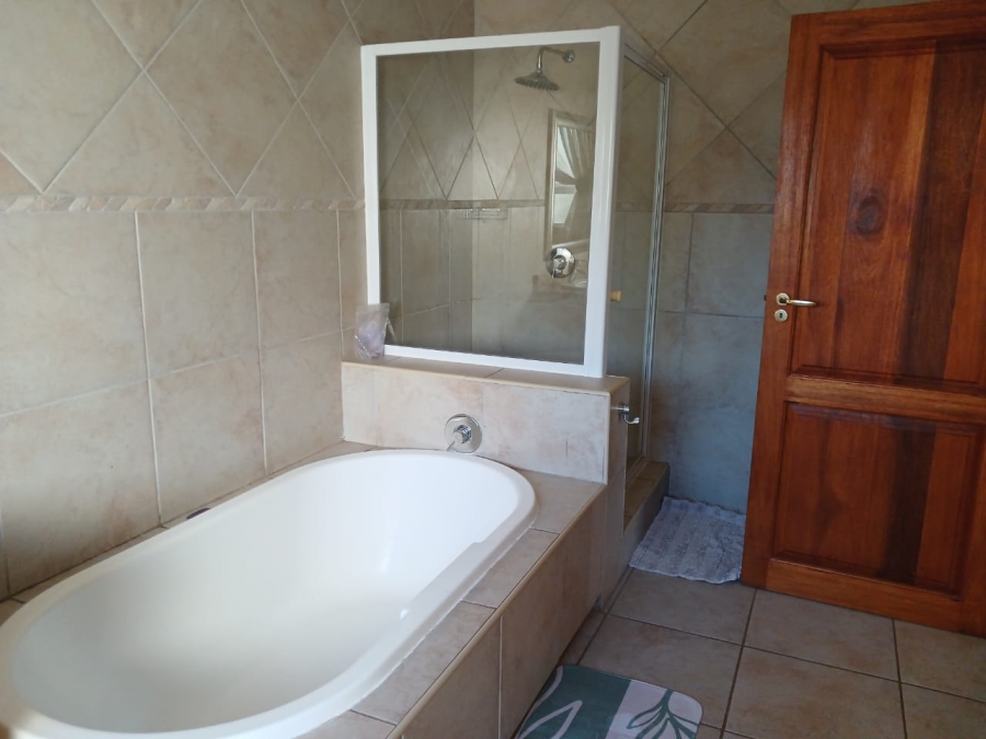 4 Bedroom Property for Sale in Kosmos North West